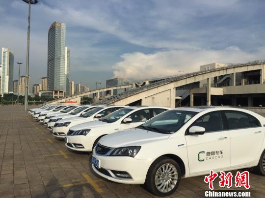多家网约车企业“争食”广州市场8家合法“领证”