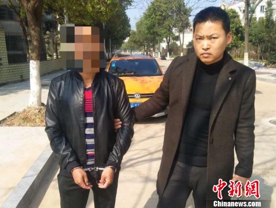 涉嫌拐卖妇女贵州一男子在逃26年后于浙江衢州落网