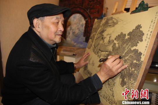72岁重庆画家笔耕不辍历时3载绘出“老重庆”