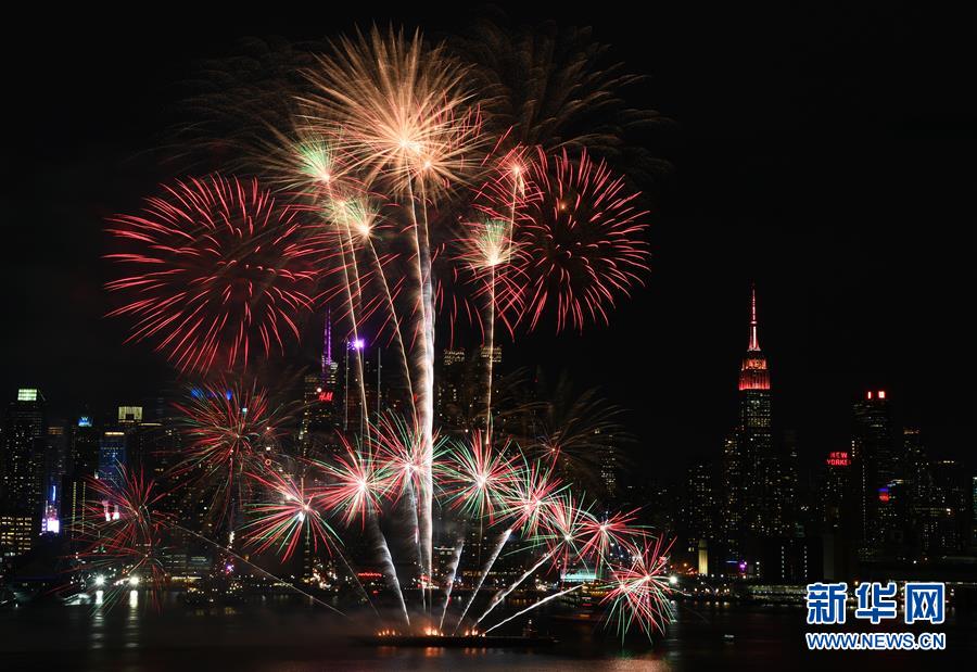 （国际）（4）纽约燃放焰火庆祝中国春节