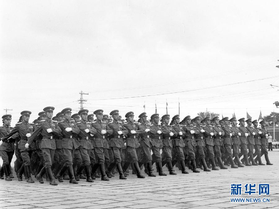 军人风貌:阅兵场上展英姿-中青在线