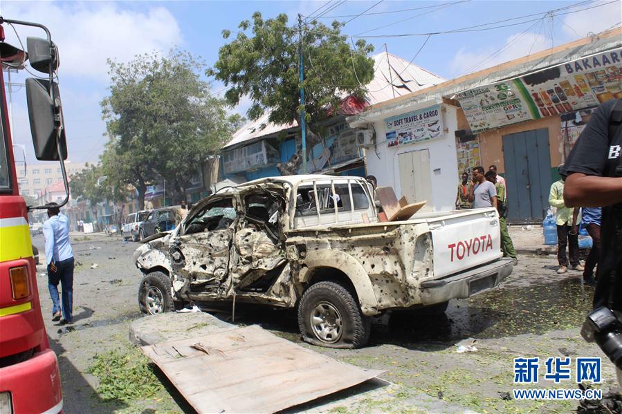 （国际）（1）索马里首都发生两起汽车炸弹爆炸至少10人死亡