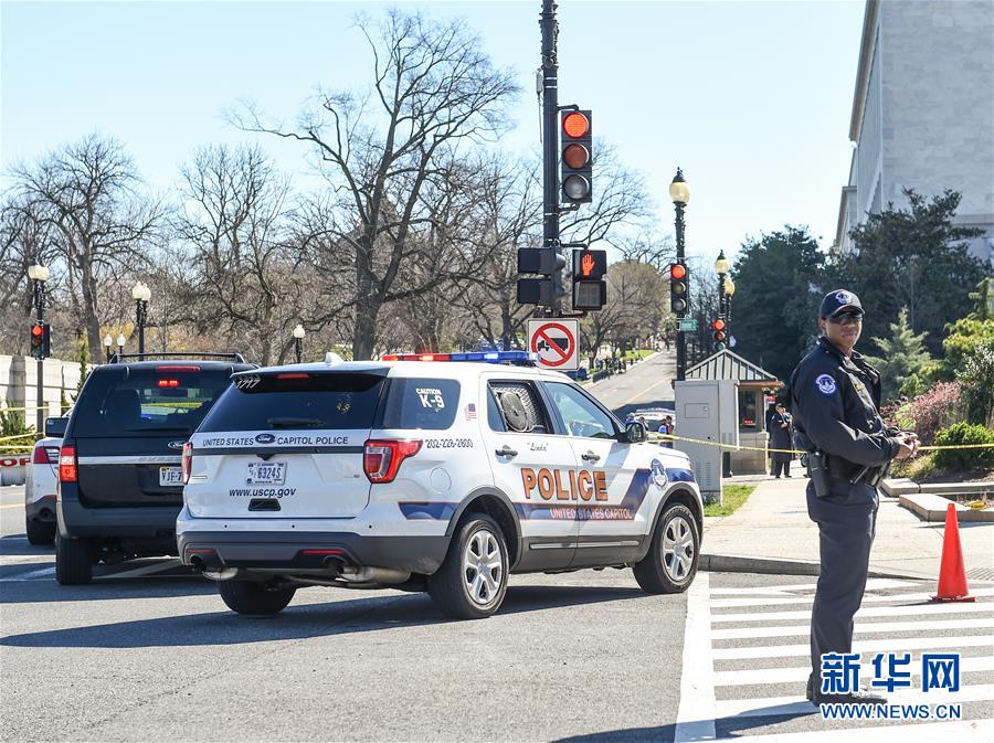 （国际）（2）美国华盛顿国会山附近一嫌疑人驾车袭警被捕