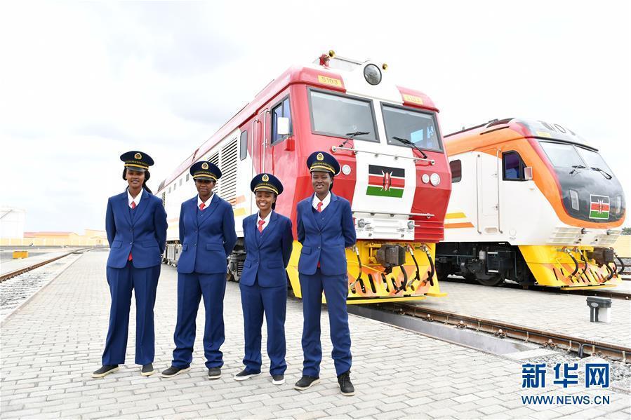中国师傅教出肯尼亚首批女火车司机