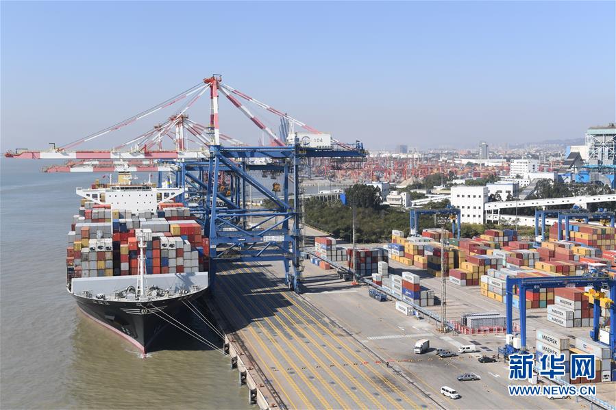（经济）（2）厦门港集装箱年吞吐量突破一千万标箱