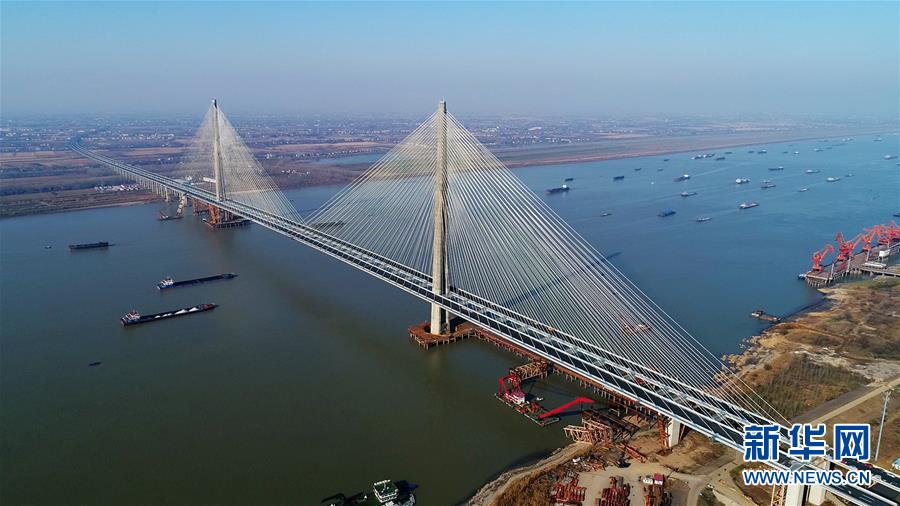 （经济）（3）安徽芜湖长江公路二桥通车运营