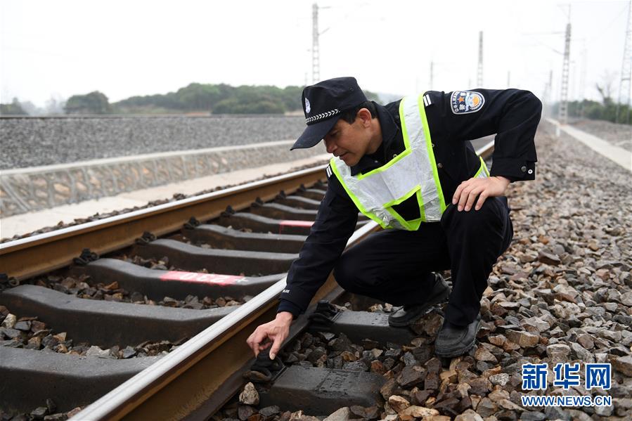（图片故事）（4）铁路民警与一座小站的不了情