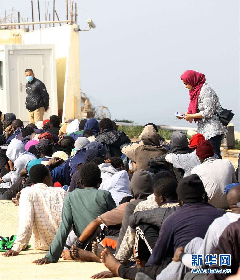 （国际）（3）利比亚海军在西部海域救起125名非法移民