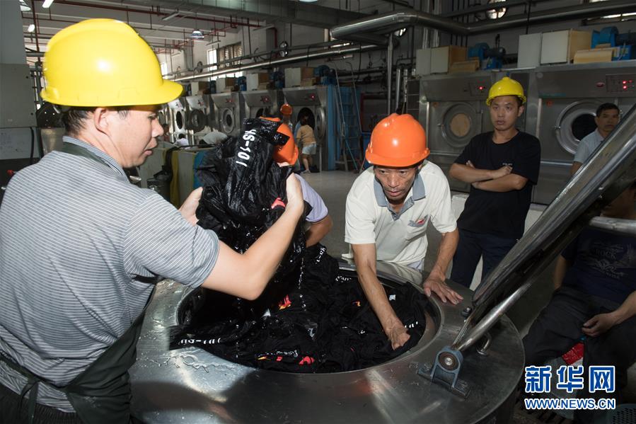 （大江奔流——来自长江经济带的报道）（3）“大染缸”的水清了——太湖南岸吴兴砂洗印花行业转型记 