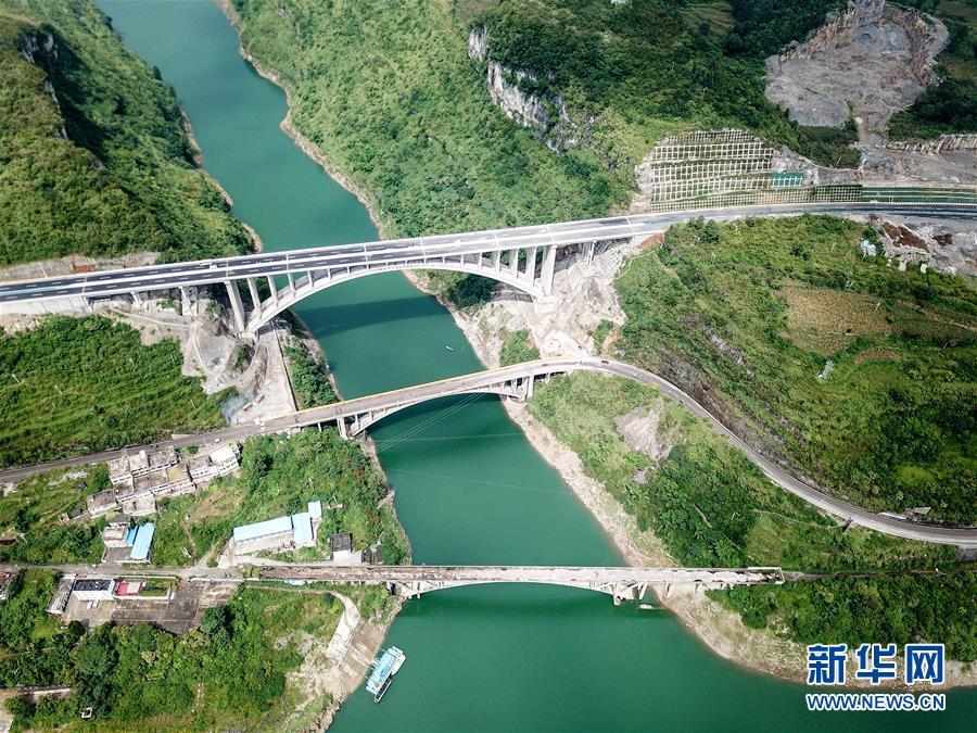 （经济）（8）贵州织普高速建成通车