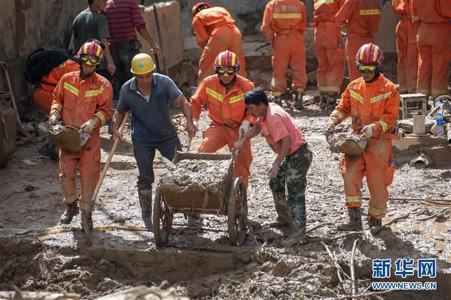 （社会）（6）云南麻栗坡灾区交通电力和饮水基本恢复