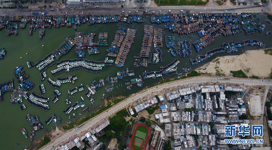（环境）（3）海南三亚：渔船回港避“山竹”