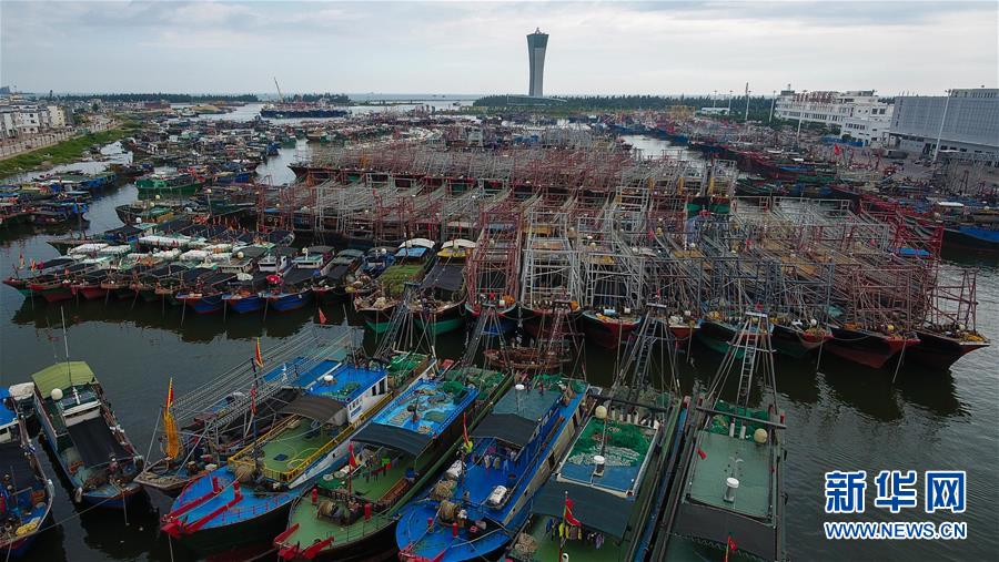 （环境）（4）海南三亚：渔船回港避“山竹”