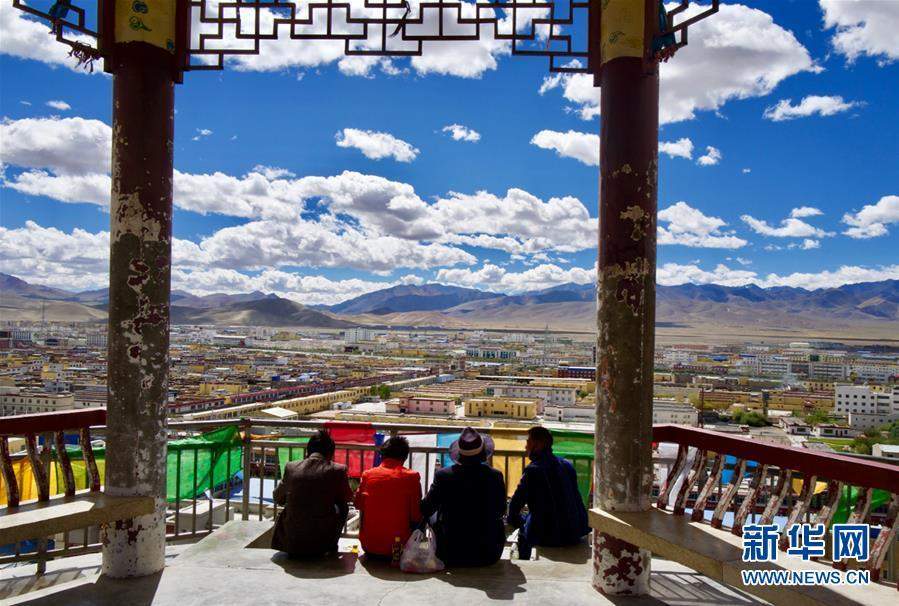 （壮阔东方潮 奋进新时代——庆祝改革开放40年）（5）西藏：焕然一新的狮泉河镇