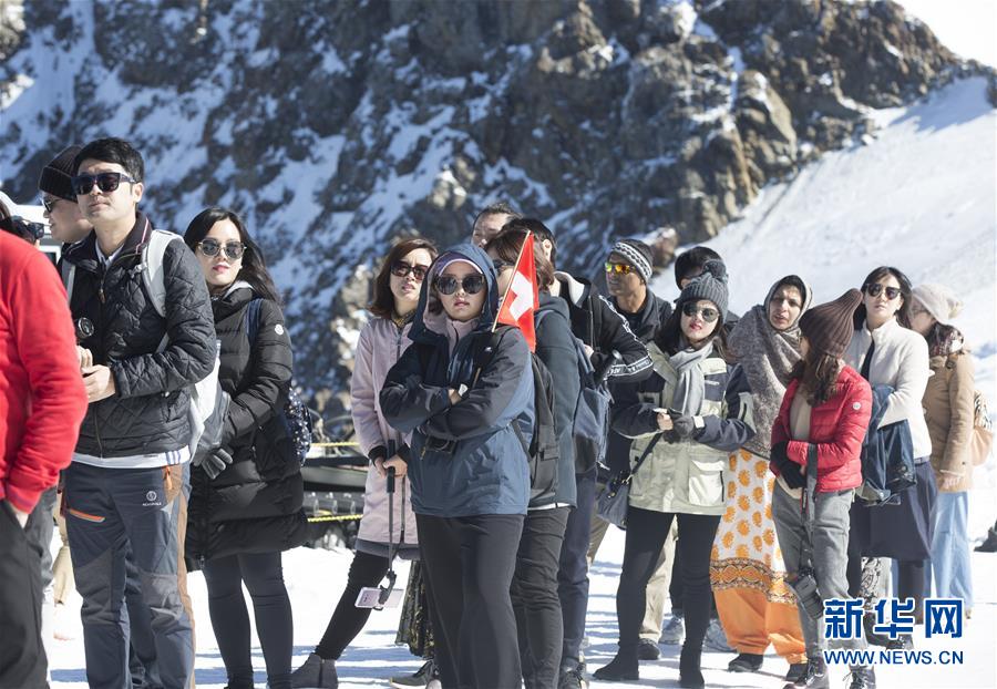 （新华视界）（5）瑞士景区迎来中国黄金周游客