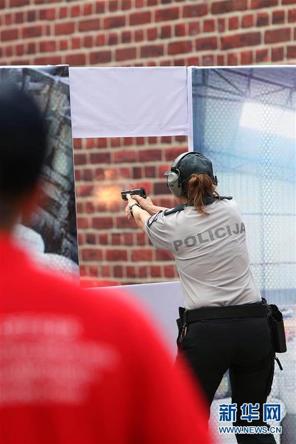 （社会）（3）第二届世界警察手枪射击比赛于广东开赛