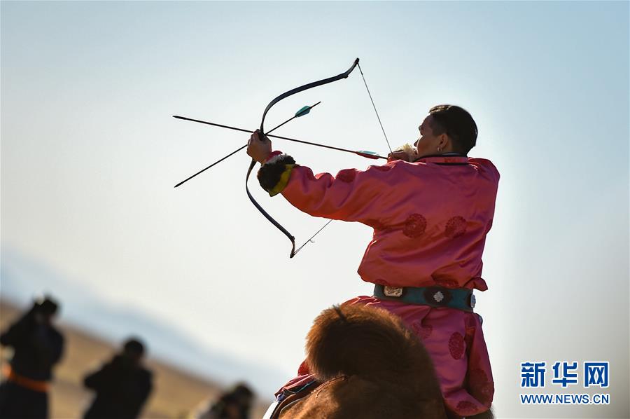 （社会）（5）内蒙古乌拉特后旗举行骆驼文化旅游节