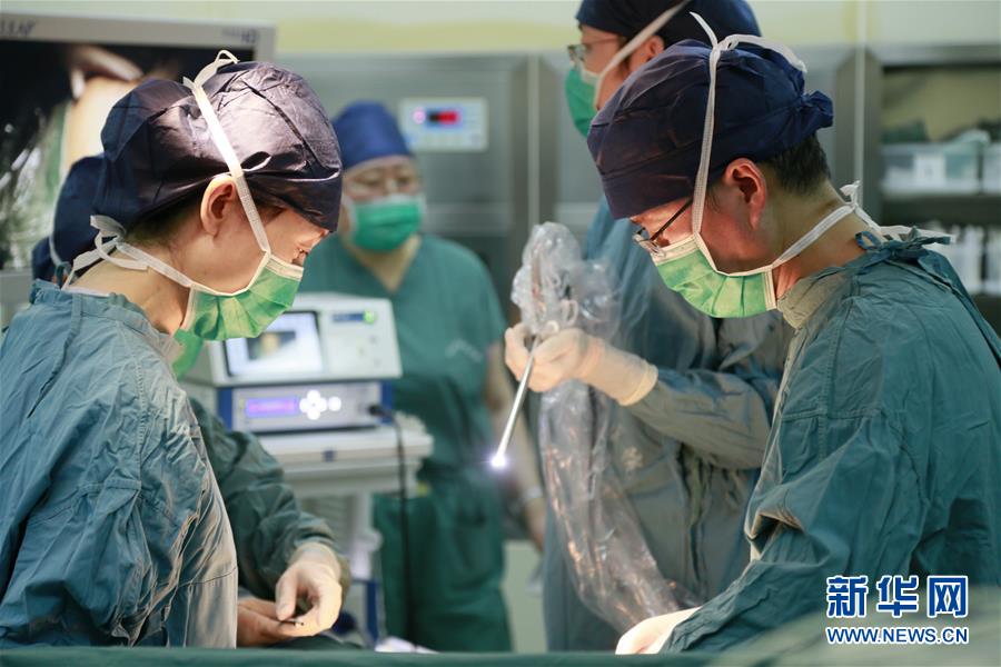 （图文互动）（1）中国首个移植子宫内孕育宝宝在西京医院出生