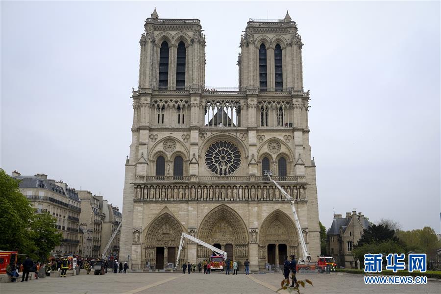 （国际）（2）巴黎圣母院大火已扑灭