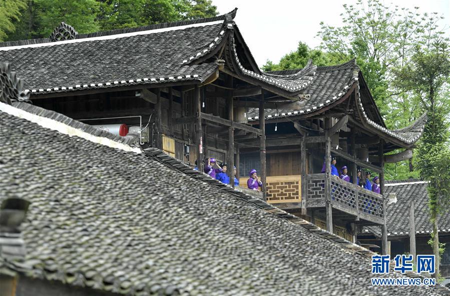 #（美丽中国）（11）没有围墙的博物馆——探访鄂西山区“大修”后的古吊脚楼群