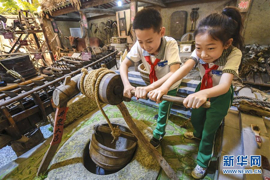 （社会）（1）河北香河：农家博物馆体验农家文化