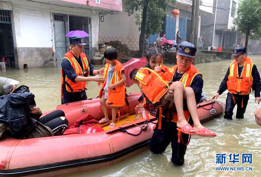 （社会）（2）江西南丰：开展紧急救援 转移被困群众