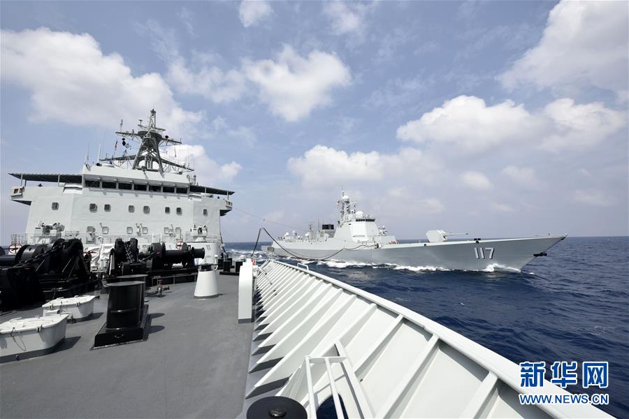 （军事）（1）海军第33批护航编队首次进行海上补给