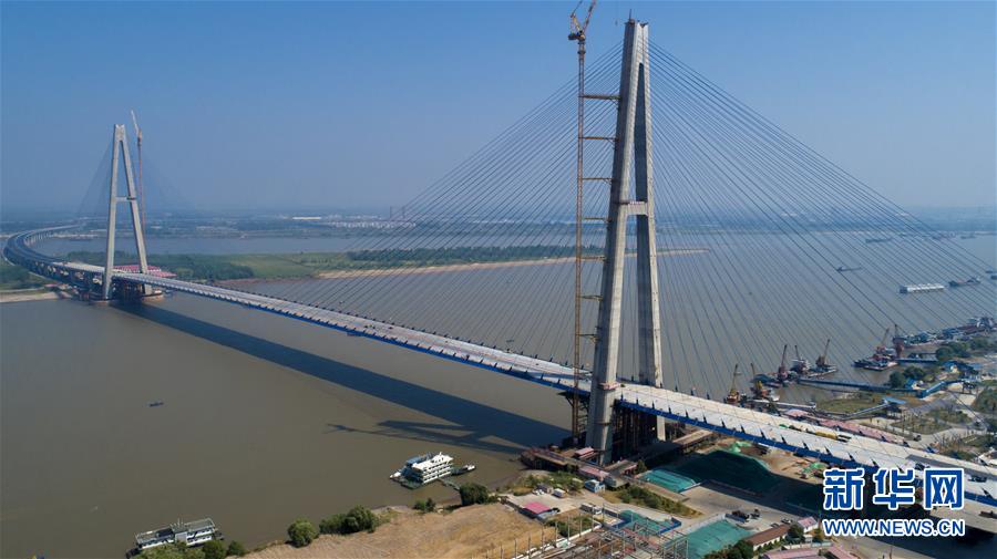 （经济）（4）“最宽长江大桥”主体工程基本完工