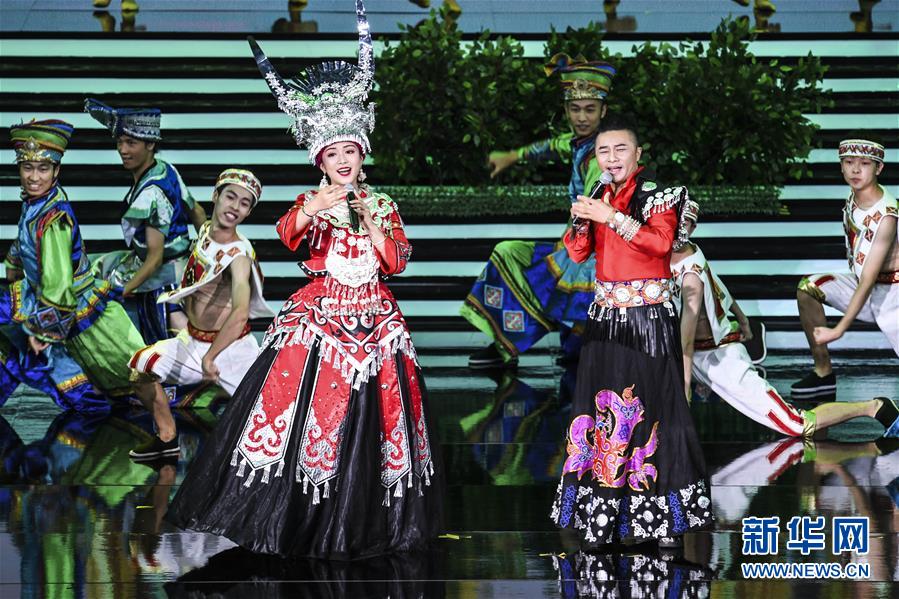 （文化）（6）第21届南宁国际民歌艺术节晚会上演