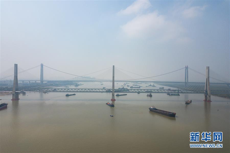 （图文互动）（3）“中国智慧”擎起“钢铁长龙上的明珠”——记者探访即将开通的浩吉铁路洞庭湖大桥