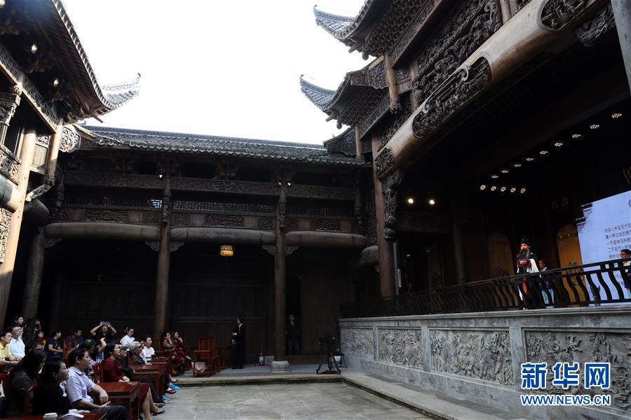 （文化）（5）上海：300年历史古戏楼开幕运营