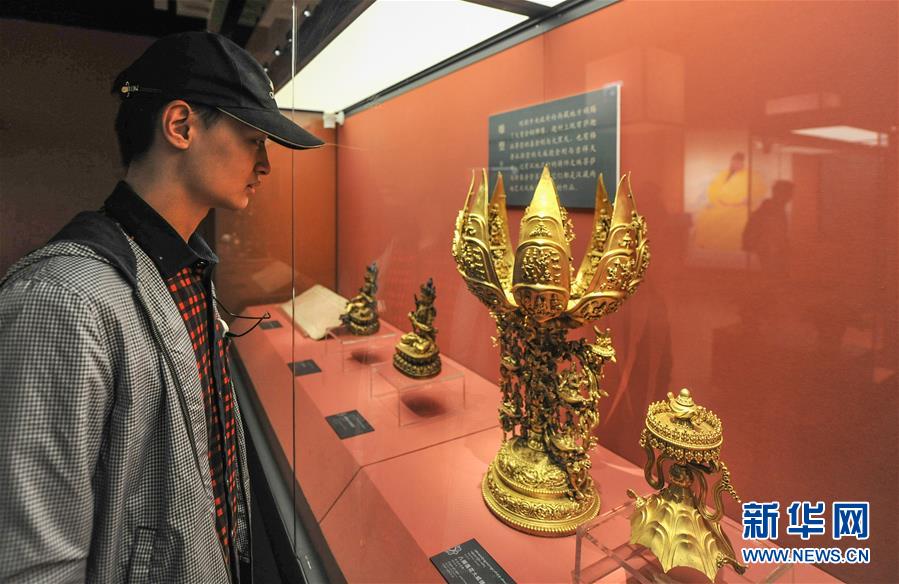 （社会）（1）《历史的见证》文物展在布达拉宫珍宝馆展出