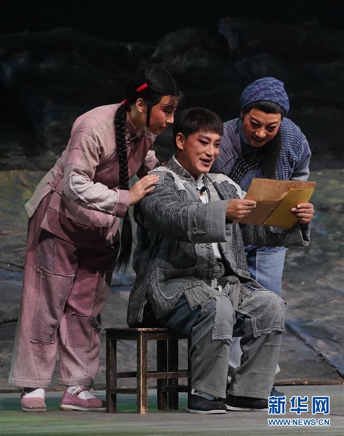 （文化）（4）徐州梆子现代戏《母亲》在南京上演