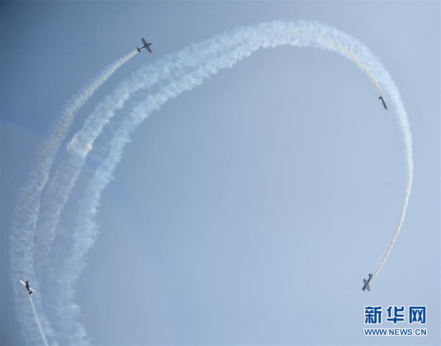 （社会）（4）2019中国国际通用航空大会上演蓝天“炫舞”