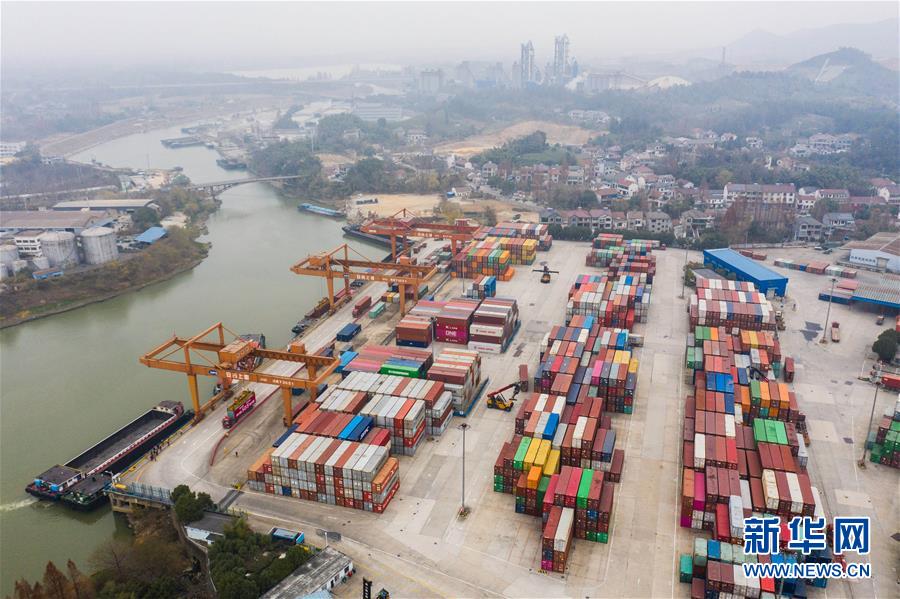 （经济）（2）浙江湖州港内河集装箱年吞吐量突破50万标箱 外贸增长显著