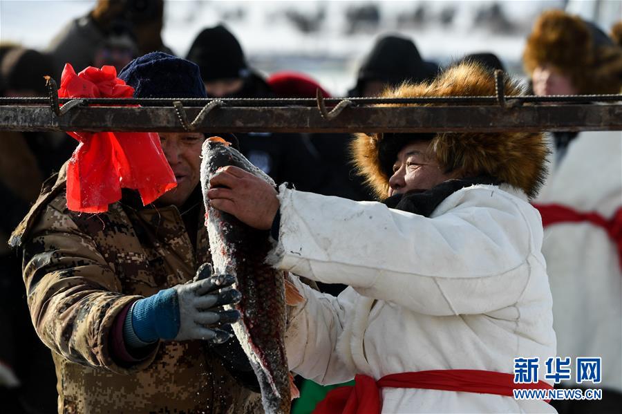 （社会）（5）内蒙古雪原上的冬捕
