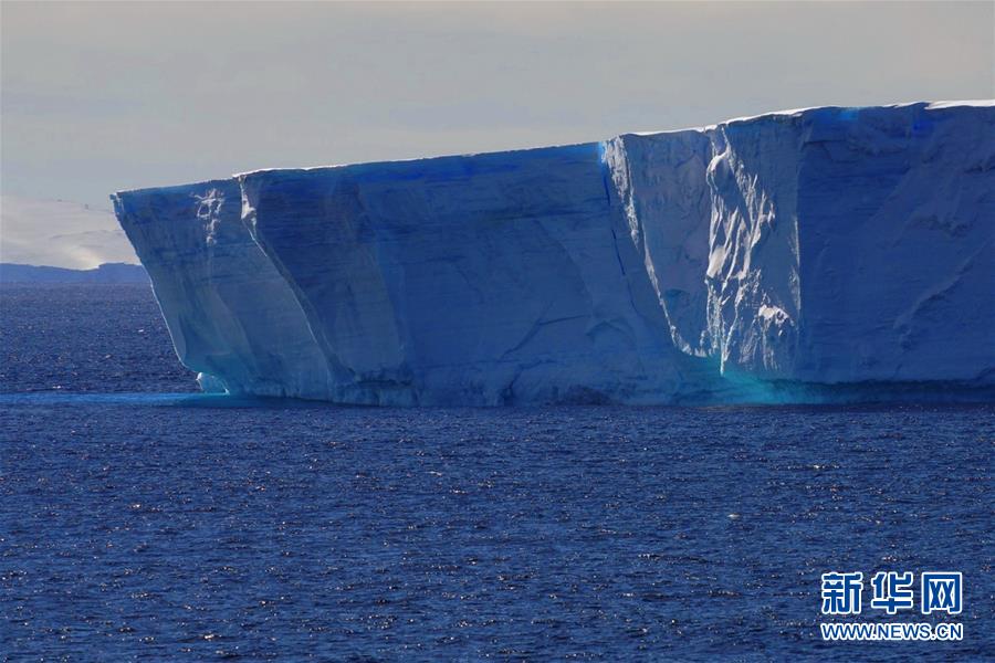 （“雪龙”探南极）（4）宇航员海的美丽冰山