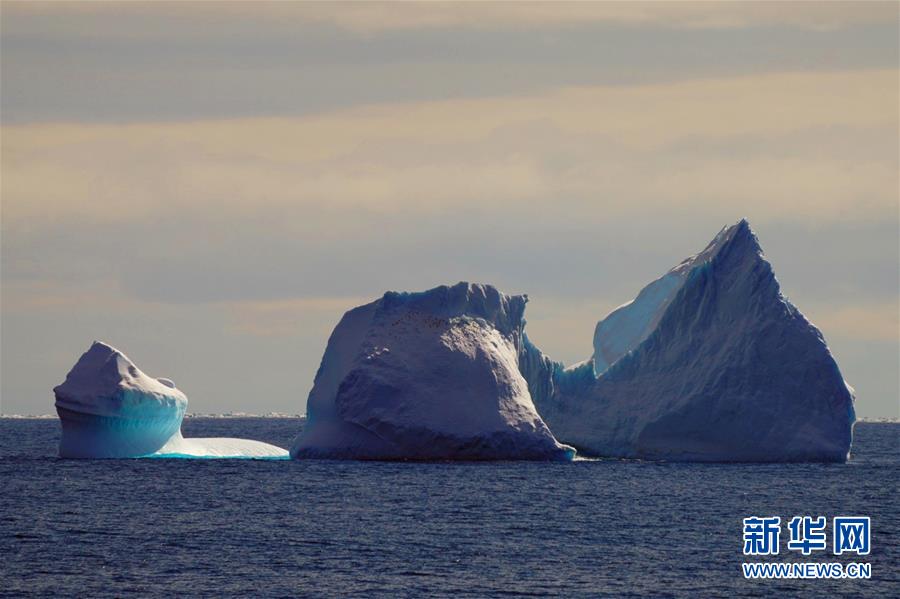 （“雪龙”探南极）（7）宇航员海的美丽冰山