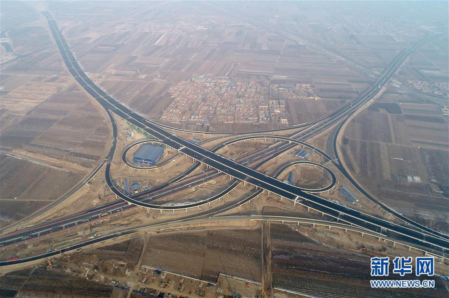 （经济）（1）北京大兴国际机场北线高速公路廊坊段主体完工