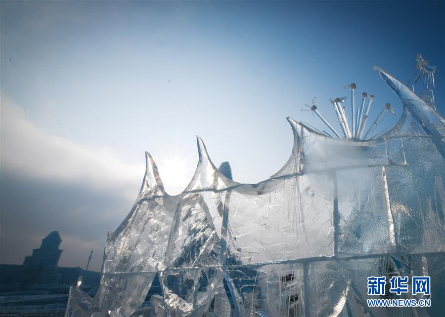 （社会）（2）第九届中国·哈尔滨国际组合冰雕比赛落幕