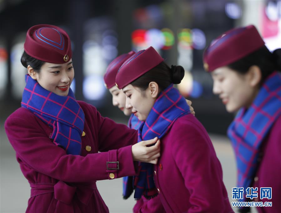 （社会）（6）重庆：高铁乘务员培训迎春运