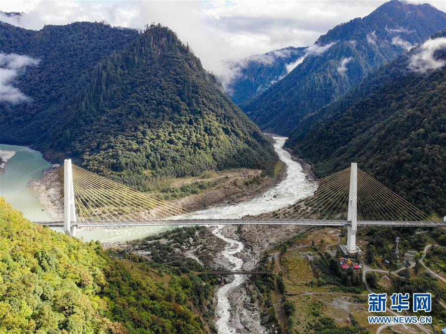 （社会）（1）西藏5年新改建农村公路4.3万公里