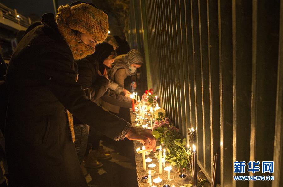 （国际）（2）民众悼念乌克兰失事客机遇难者