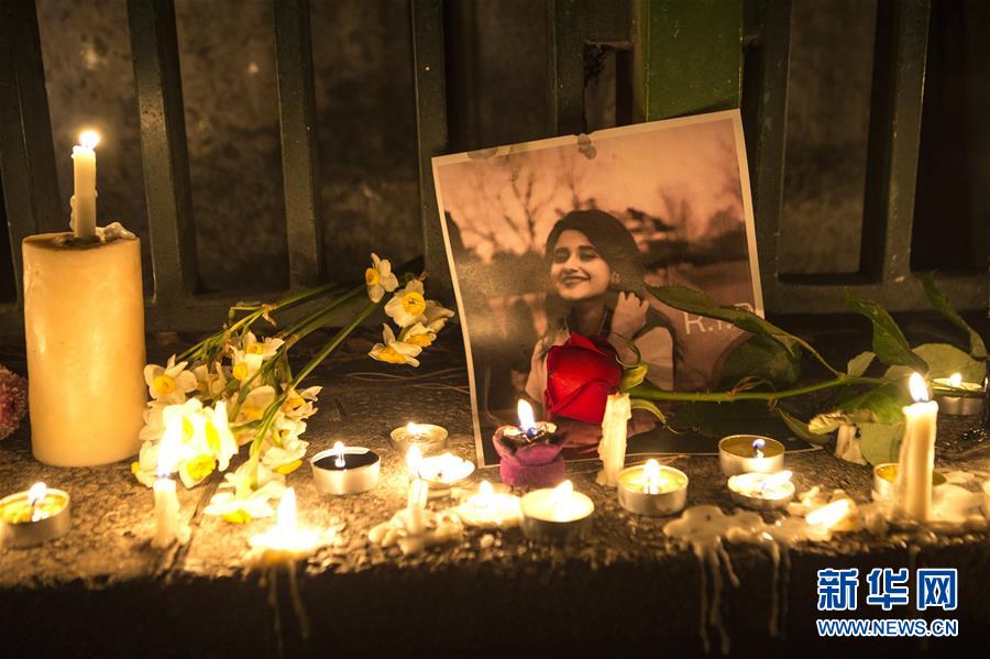（国际）（3）民众悼念乌克兰失事客机遇难者