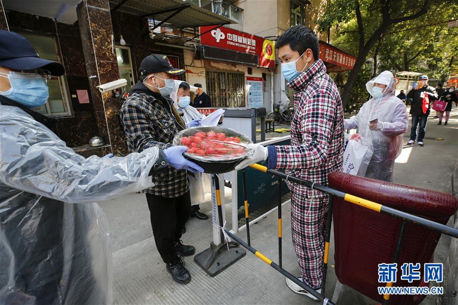 （聚焦疫情防控）（4）武汉：社区保障居民“菜篮子”