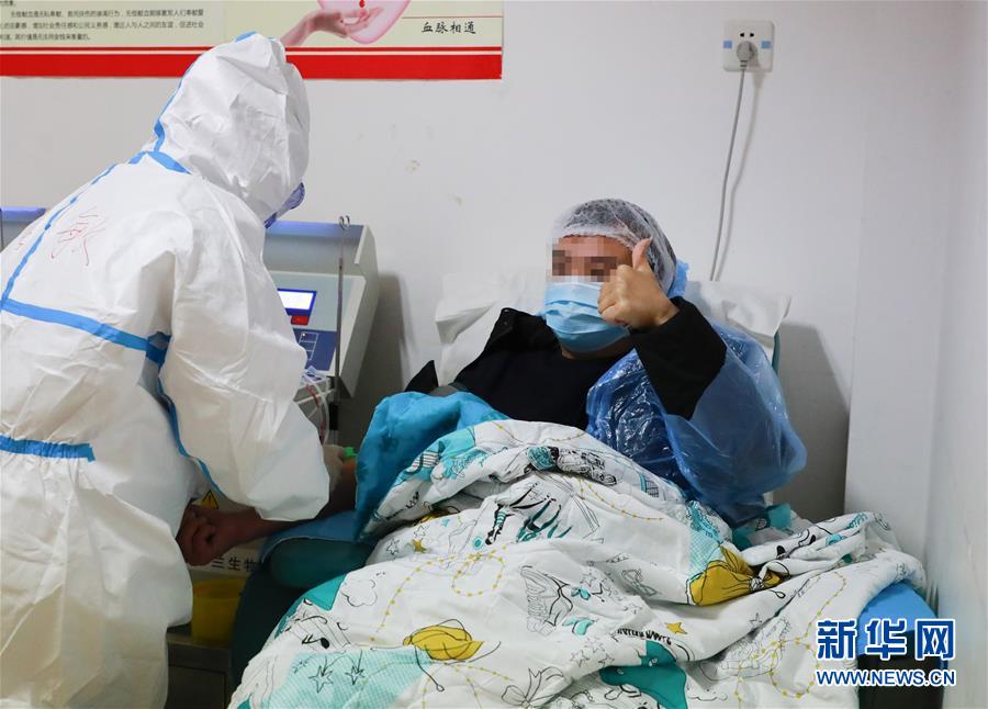 （聚焦疫情防控）（1）重庆万州：两名新冠肺炎康复患者捐献血浆