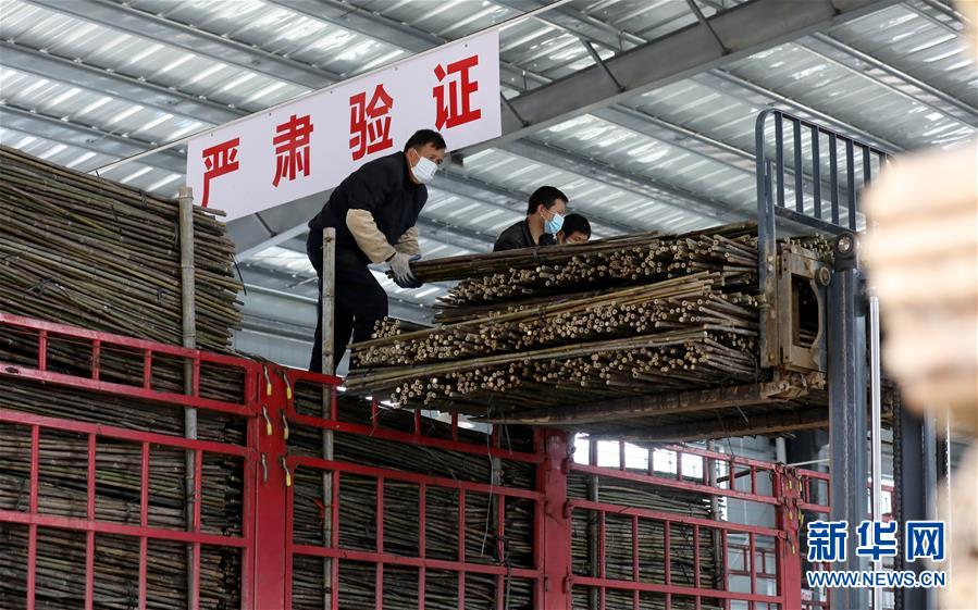 （聚焦复工复产）（8）广西融安：竹制品外贸企业赶订单忙生产