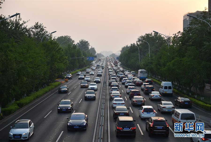 （京津冀在行动·图文互动）为了同一片蓝天——京津冀今起同步施行《机动车和非道路移动机械排放污染防治条例》