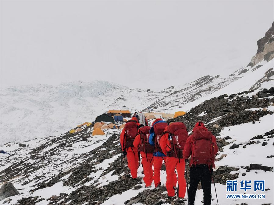 （2020珠峰高程测量·图文互动）（6）2020珠峰高程测量登山队抵达海拔6500米的前进营地