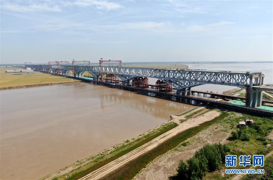 （经济）（4）郑济铁路郑州黄河特大桥主桥合龙